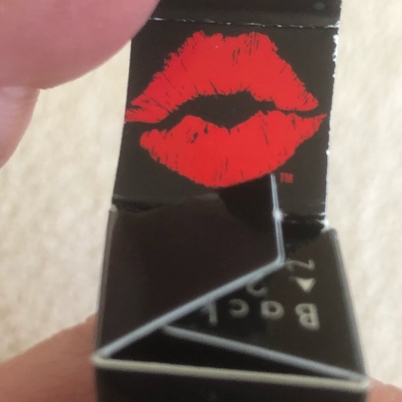 New Marilyn Monroe lip gloss by MAC - Picture 4 of 6